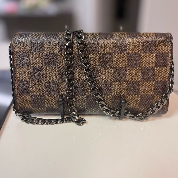 Louis Vuitton Damier Ebene International wallet - Picture 2 of 15